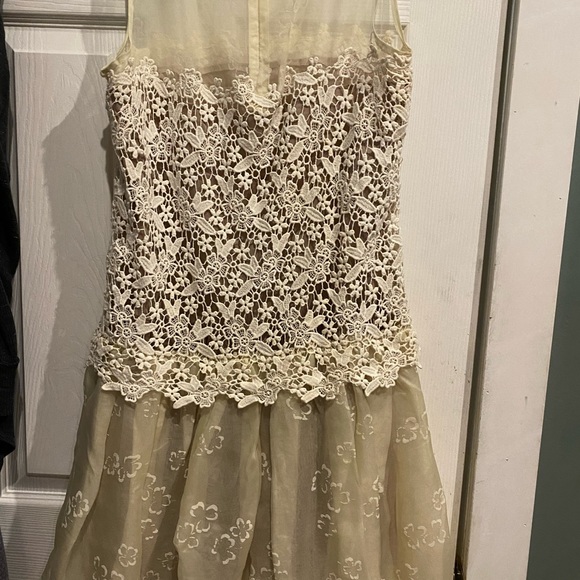 Beautiful auth Red Valentino cream lace - Picture 3 of 7